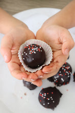 Load image into Gallery viewer, Santa&#39;s Balls (Mix) *Limited Edition*
